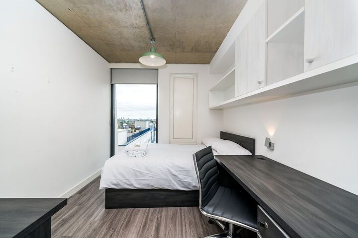 Room 10 of 30