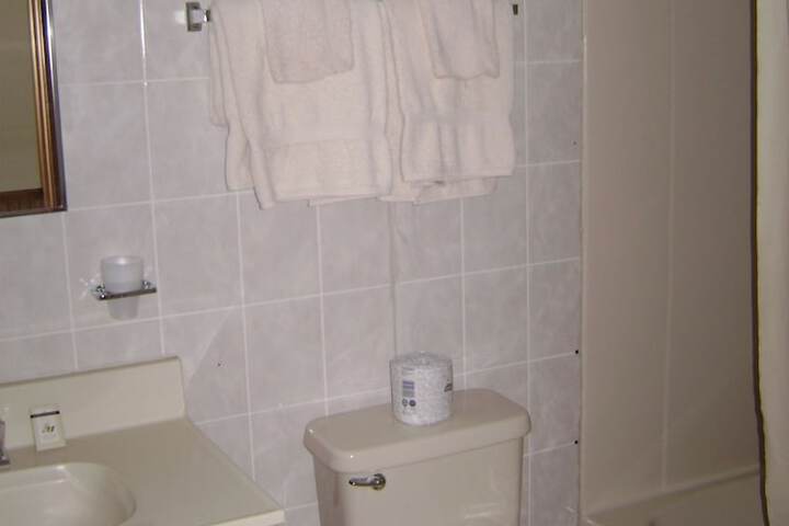 Room 183 of 342