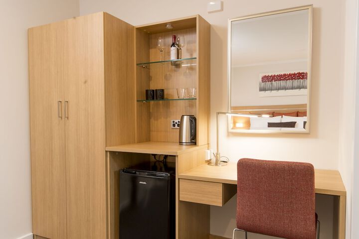 Room 6 of 22