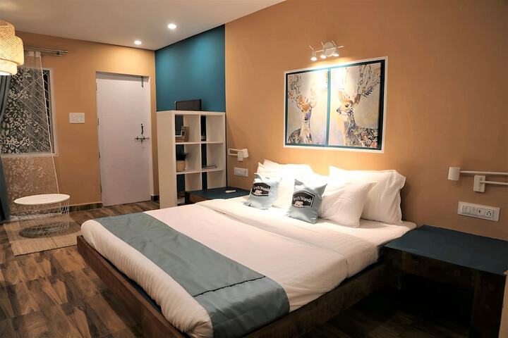 Room 10 of 38