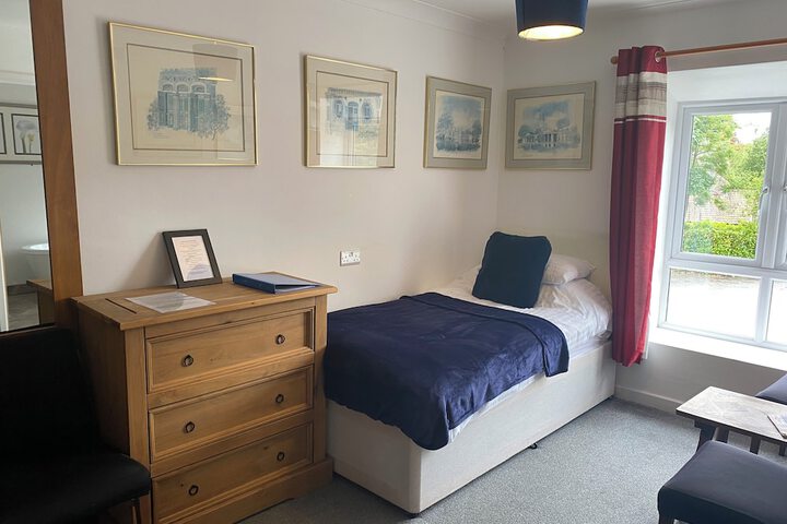 Room 3 of 10