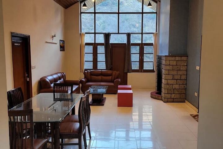 Room 15 of 18
