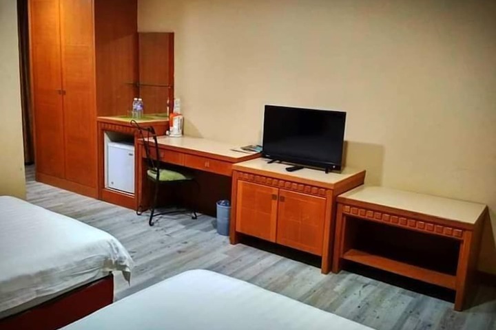Room 14 of 32