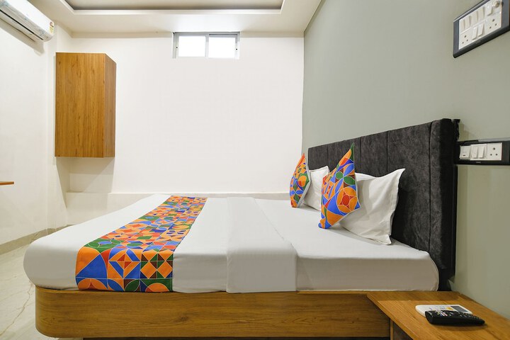 Room 18 of 29