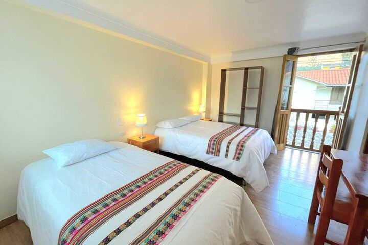 Room 2 of 8