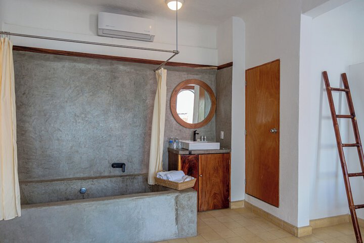 Room 65 of 193