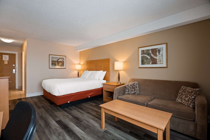 1 Queen Bed - Wireless High Speed Internet Handicap Room Continental Breakfast (1 of 14)