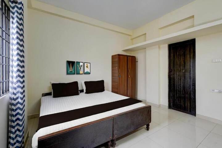 Room 9 of 13