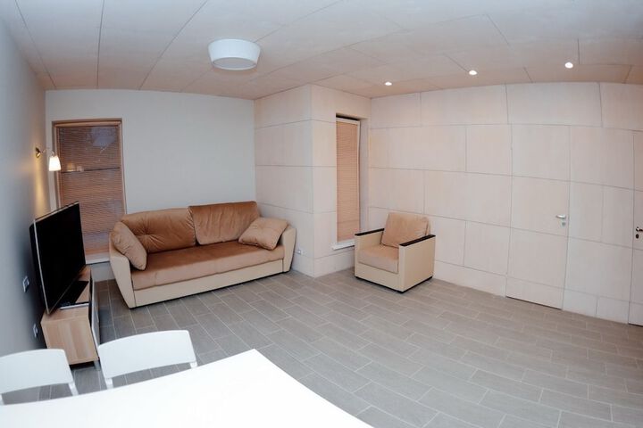 Room 18 of 36