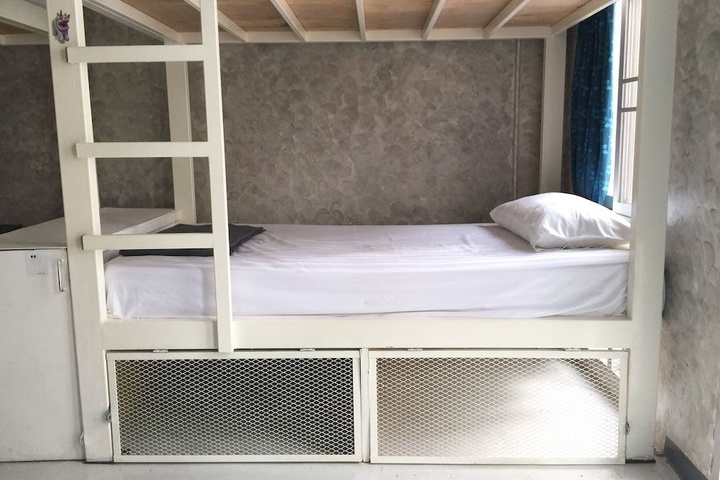 Room 5 of 14