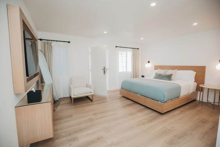Room 32 of 93
