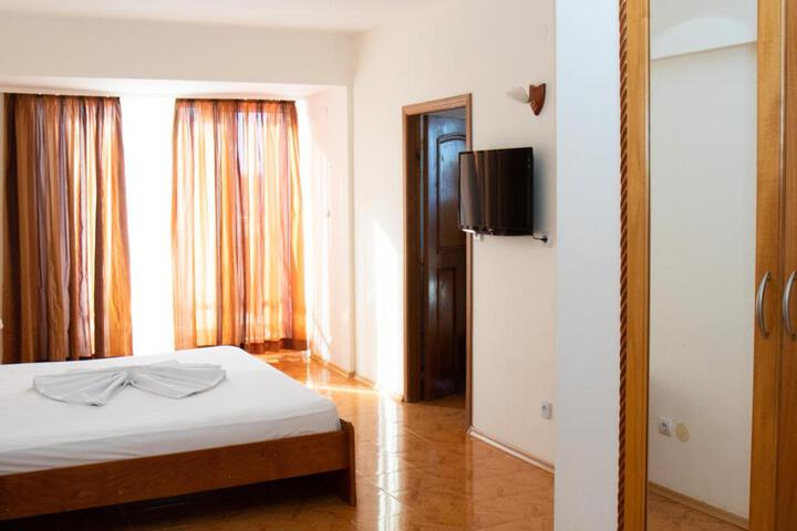Room 25 of 92