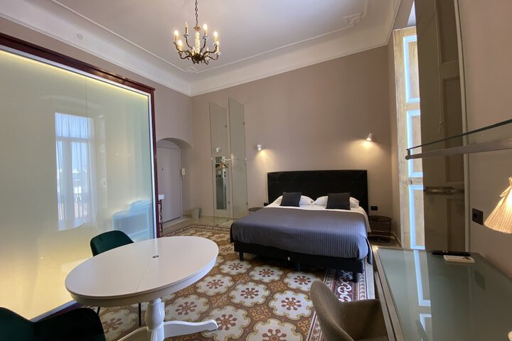 Room 9 of 71