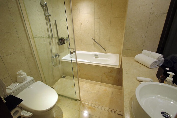 Room 44 of 97