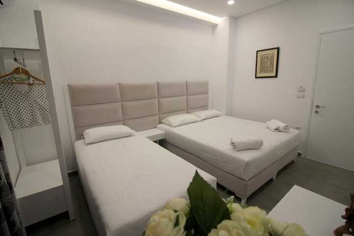 Room 9 of 21