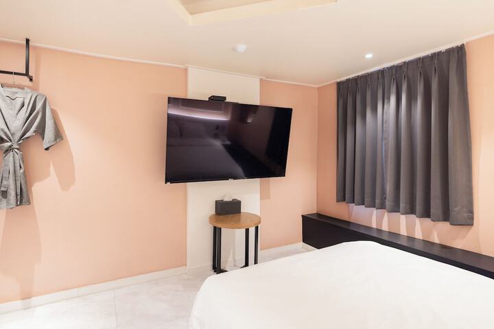 Room 60 of 80
