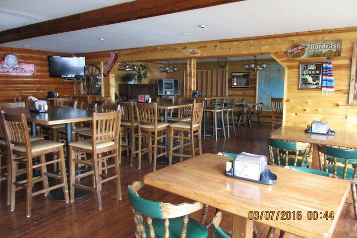 Lounge 158 of 202