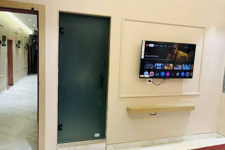 Room 3 of 21
