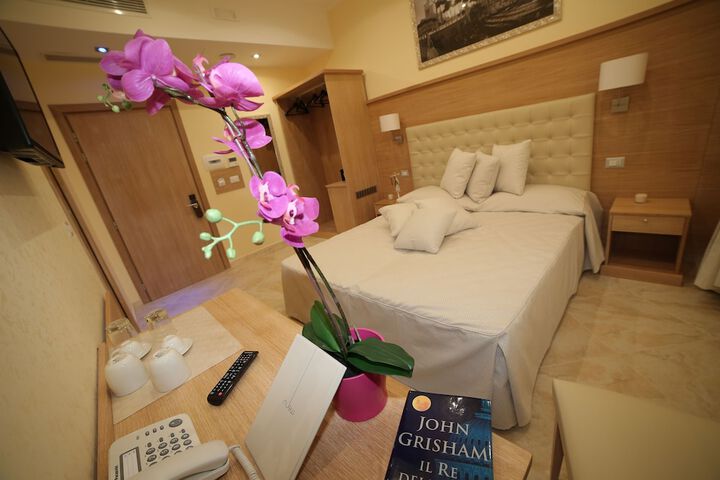 Room 9 of 64