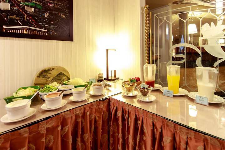 Dining Photos