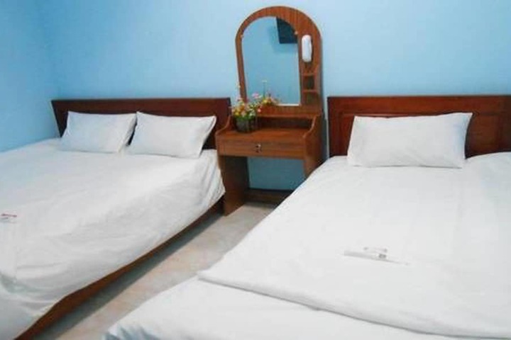 Room 4 of 34