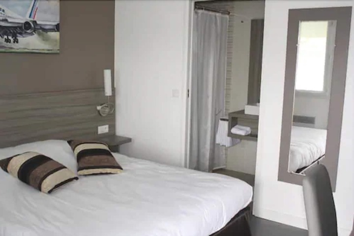 Room 7 of 17