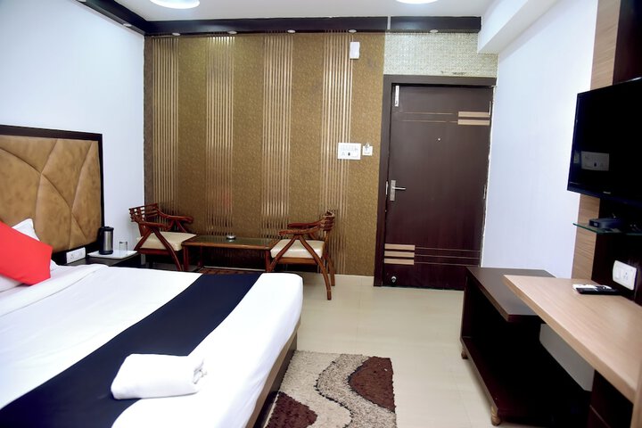 Room 12 of 37