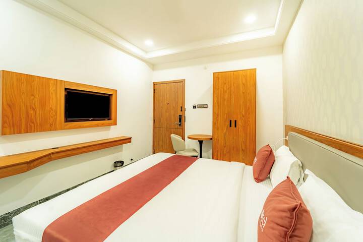 Room 13 of 24