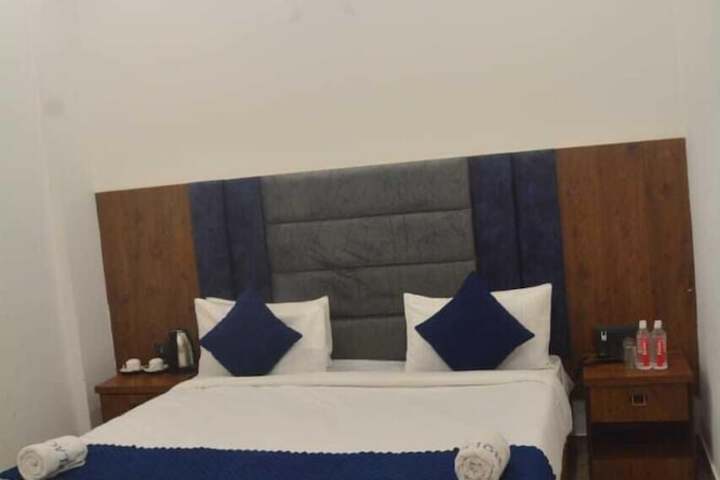 Room 3 of 6