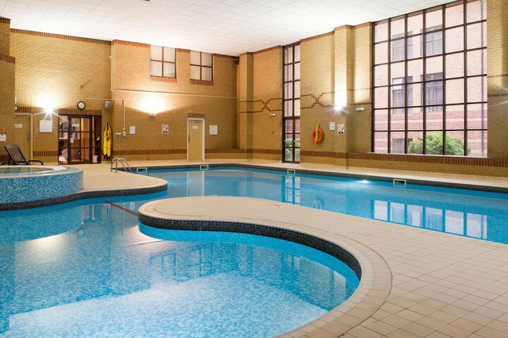 Pool Hotel