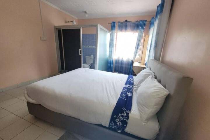 Room 8 of 20