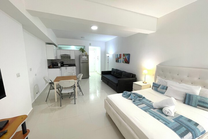 Room 5 of 37