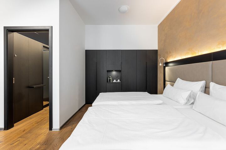 Room 18 of 52