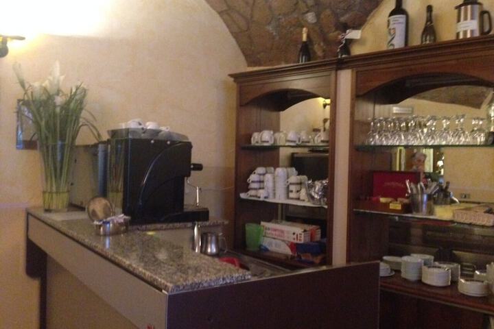 Breakfast/Coffee Service 90 of 142