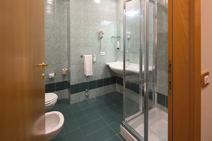 Room 53 of 71