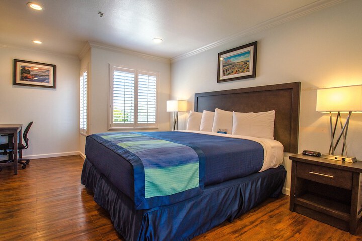 1 King Bed Annex (12 of 15)