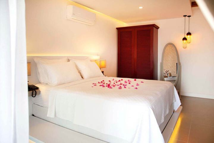 Room 2 of 35
