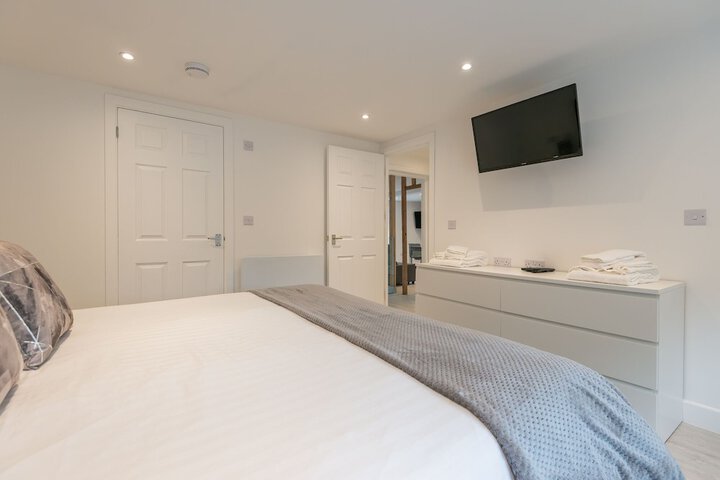 Room 4 of 135