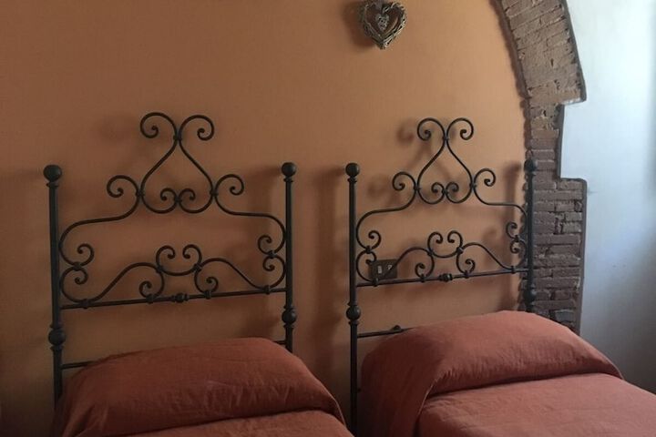 Room 13 of 80