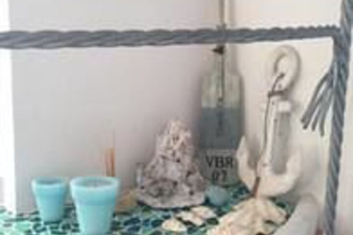 Room 21 of 34