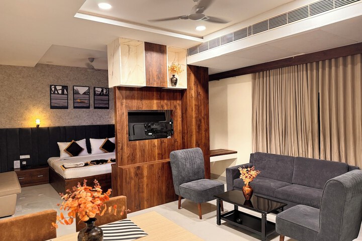 Room 5 of 15