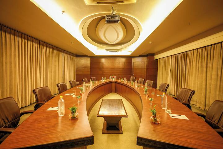 Business Center 35 of 40