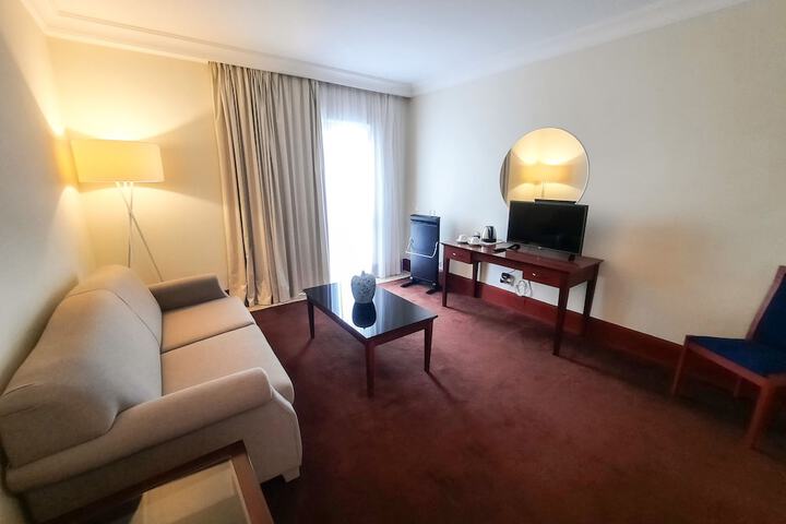 Room 32 of 129