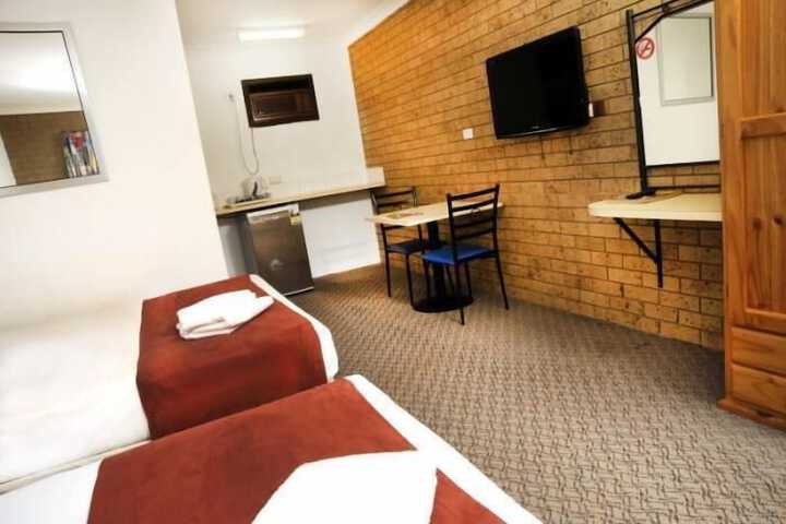 Room 13 of 26