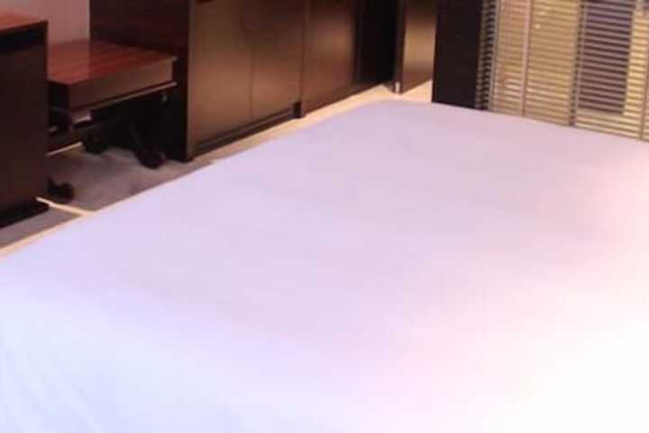 Room 9 of 21