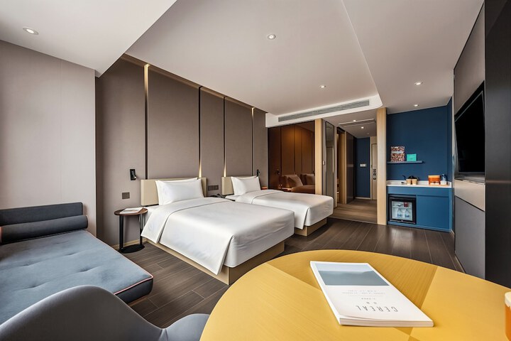 Room 19 of 38
