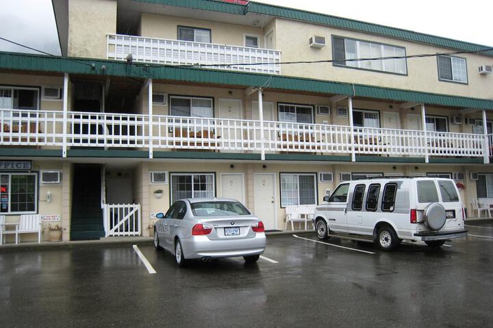Hotel 75 of 81