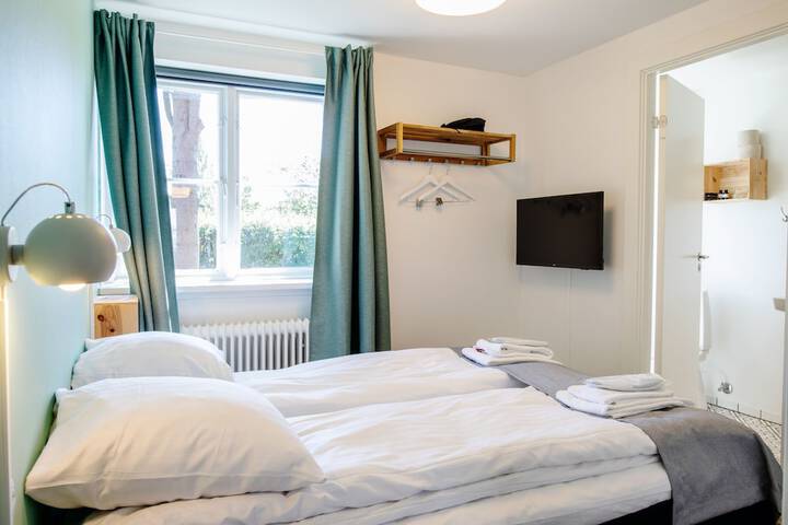 Room 2 of 30