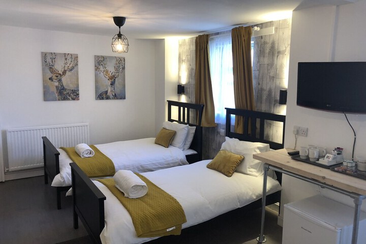 Room 6 of 30