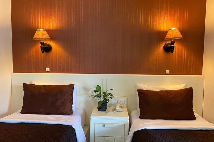 Room 8 of 48